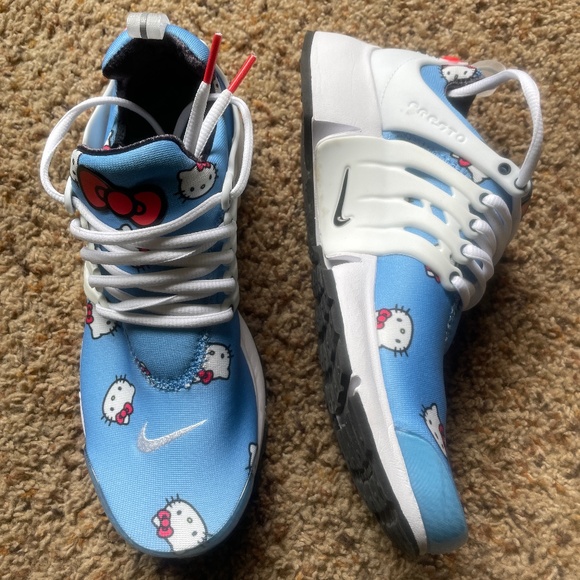 Nike Shoes - Women's Nike Shoe Size 8 Hello Kitty
